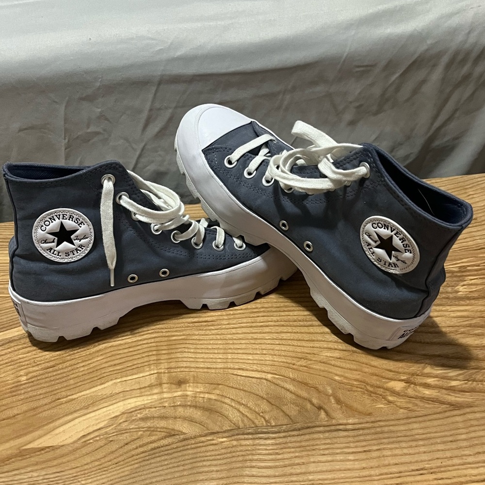 Converse High-Tops in Dark Blue and White